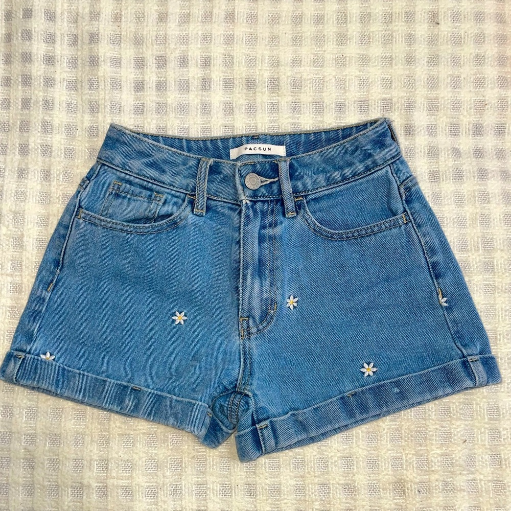 Pacsun Daisy Mom Jean Shorts